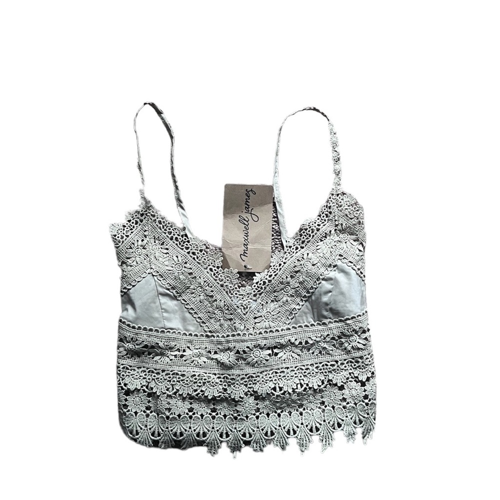 NWT LACE CROP BRA TOP